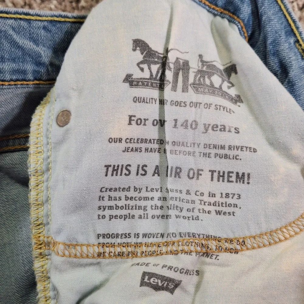 Levi Jeans Mens 36x34 (Fits 37x33) Light Wash 514 Straight Casual Streetwear